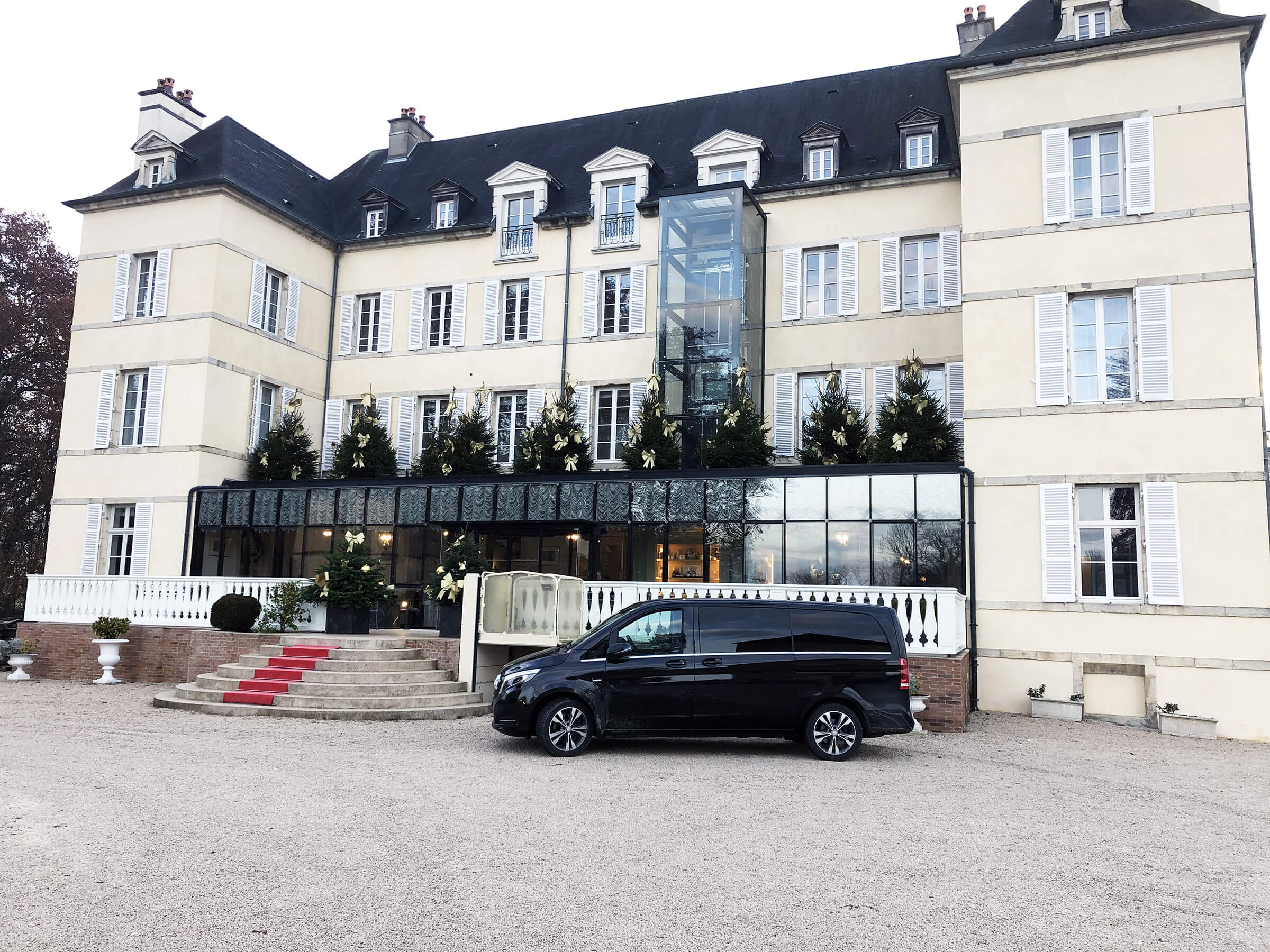 bourgogne-discovery-transport-prive-de-personne-liaison-aeroport-hotel-visite-domaine-bourgogne-france-franche-comte-chateau-saulon